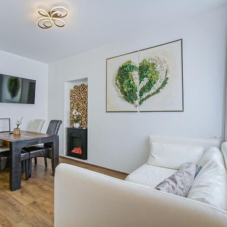 Auszeit Steiraland 8 Mit Ueberdachten Balkon Und Parkplatz Leoben  Luaran gambar